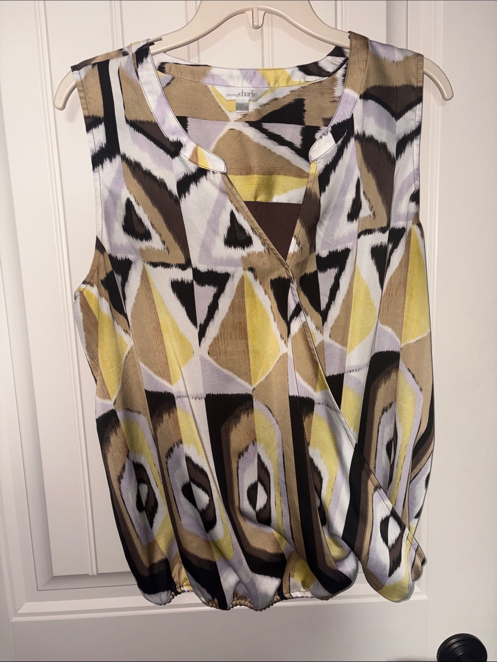 Sleeveless V-Neck Geometric Print Top in Yellow and Brown
